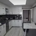 The In The Center Apartment